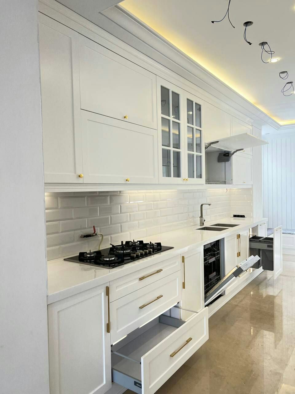 قیمت کابینت در سال ۱۴۰۵ + جدول هزینه هر متر | دکوکات