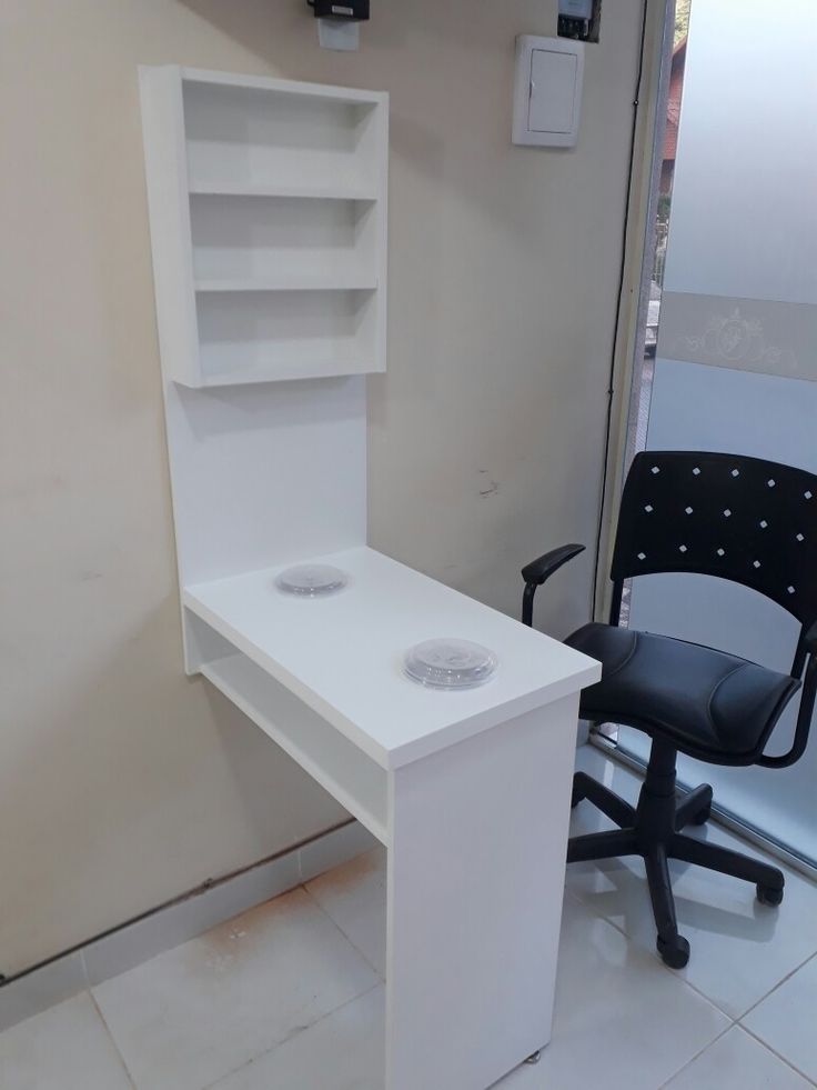میزکاشت ناخن به همراه استندلاک
