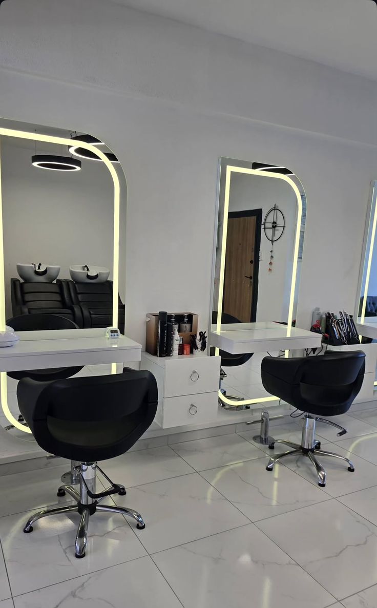 میز آرایشگری